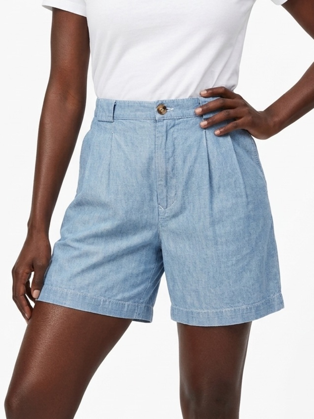 TOMMY HILFIGER | Denim High Waisted Pleated Light Blue Shorts Size M